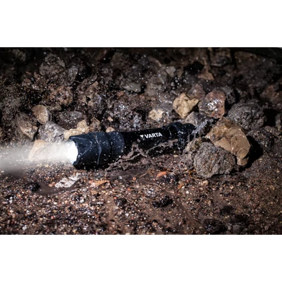 VARTA INDESTRUCTIBLE F30 PRO ELEMLÁMPA - 18714